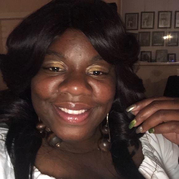 Meet your Posher, Ciera - Picture 1 of 1